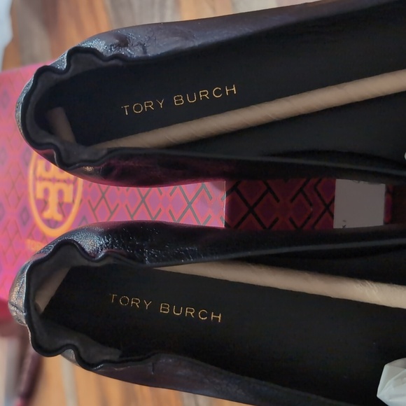 Tory Burch Women's Claire Black Ballet Calf Leather - Picture 4 of 8